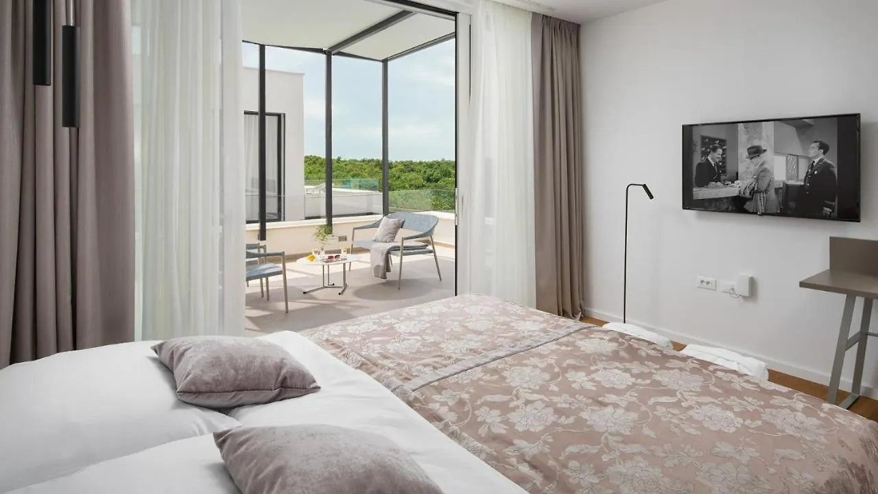 Villa Noble 1 Bale
