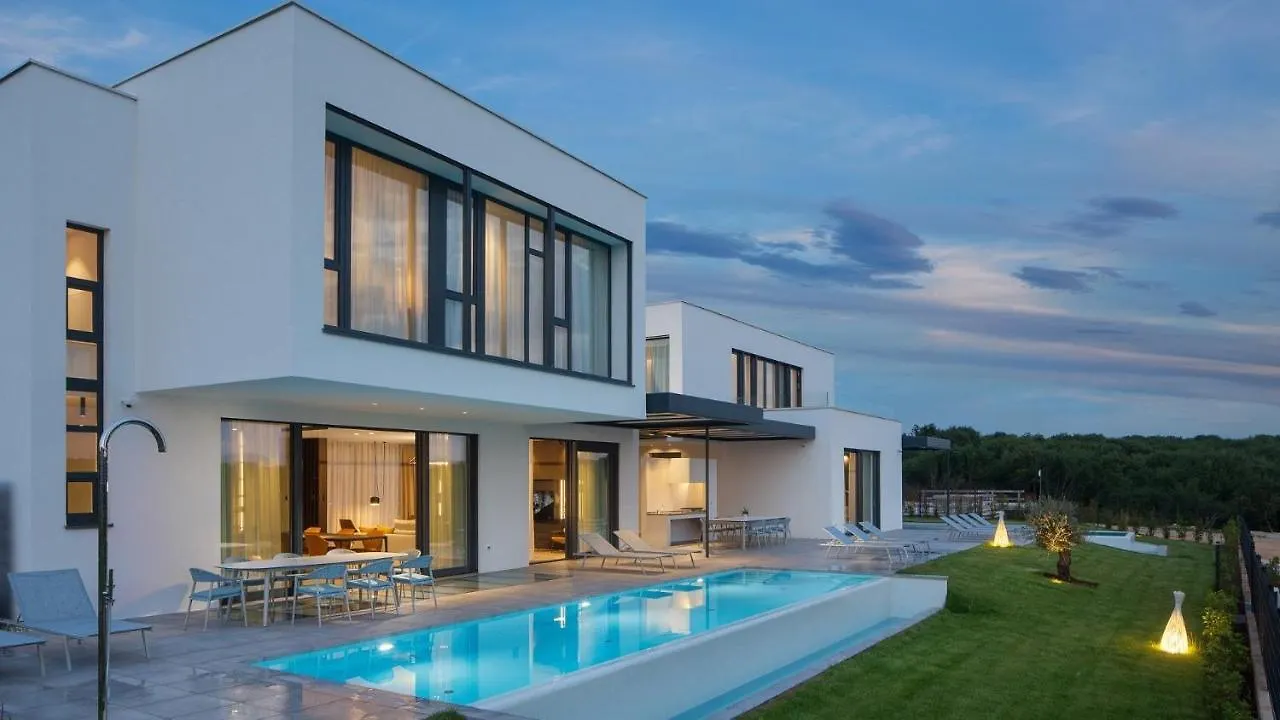 Villa Noble 1 Bale Guest house